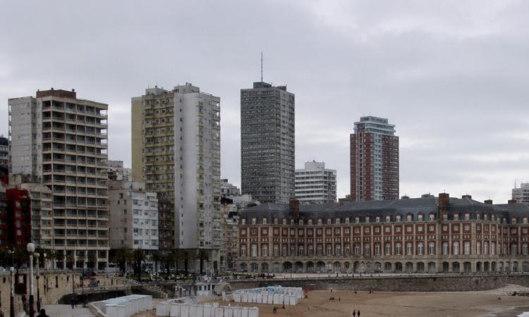 El turismo atraviesa una fuerte caída: Mar del Plata, Tandil y Córdoba registran bajas reservas para el fin de semana largo