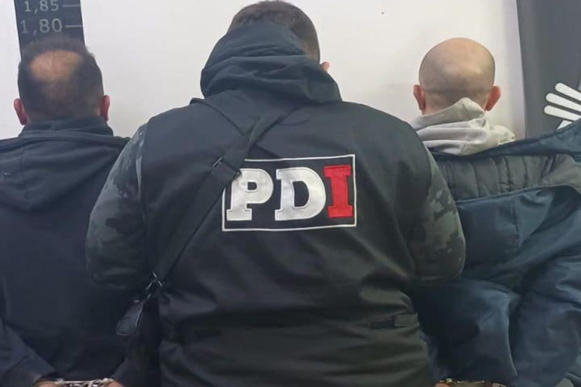 Dos detenidos y dos vehículos secuestrados tras una entrega controlada en el centro de Rosario