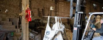 Cuatro toneladas de materiales secuestrados en una chatarrería de Rosario durante un operativo provincial