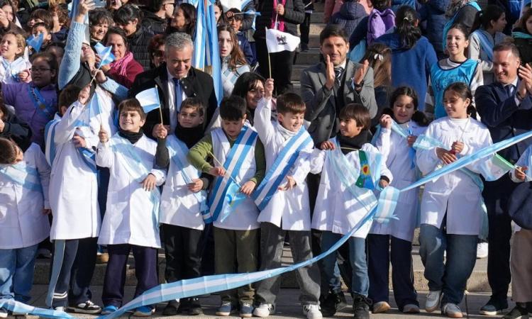 Pullaro inauguró la restauración del Monumento a la Bandera y Rosario recuperó su máximo símbolo histórico