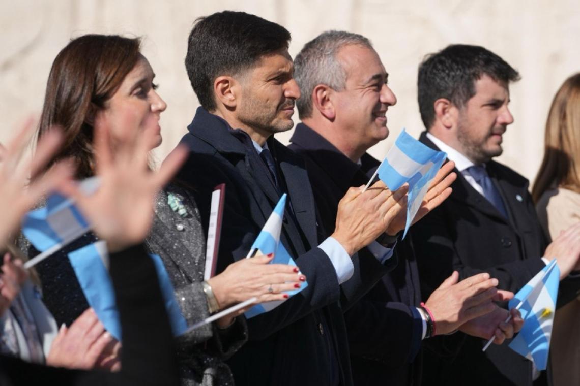 Villarruel volvió a marcar distancia con Milei y cuestionó la presencia de Adorni en el acto por el Día de la Bandera
