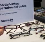 Provincia entregó marcos de lentes recuperados del delito a adultos mayores de Rosario