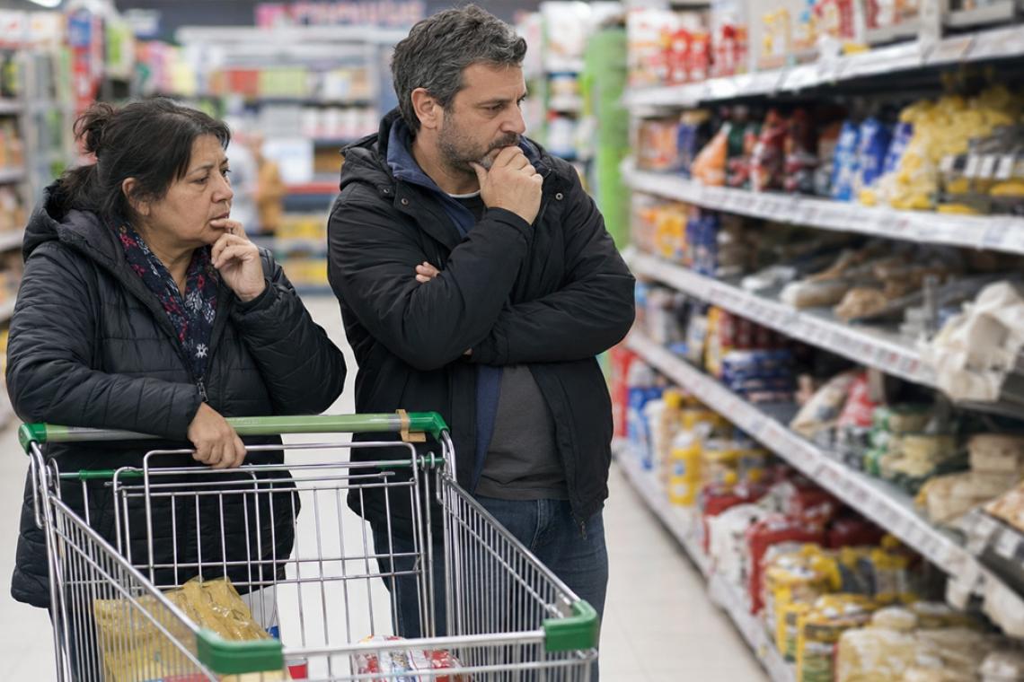 El consumo masivo volvió a caer en junio y no logra consolidar su recuperación