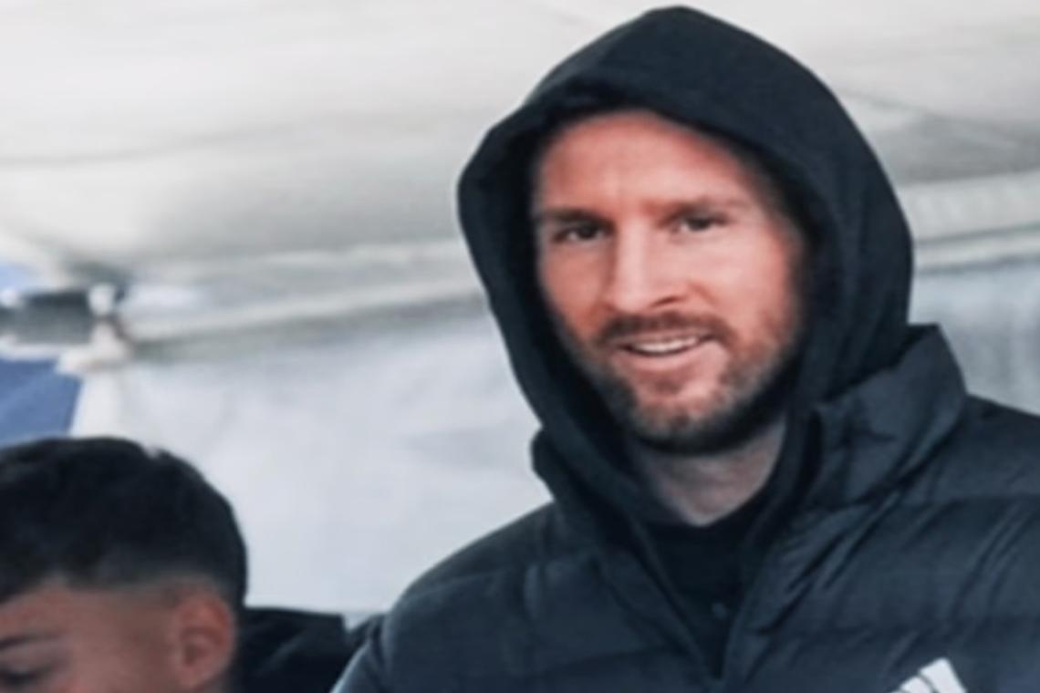 Messi reapareció en Arroyo Seco para acompañar al club de su familia
