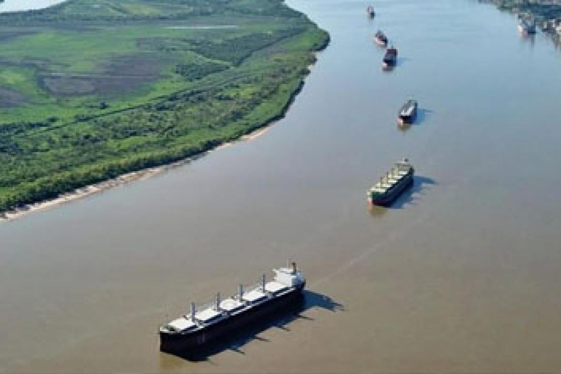 Puertos: el Gobierno oficializó una rebaja del 20% en las tarifas de practicaje