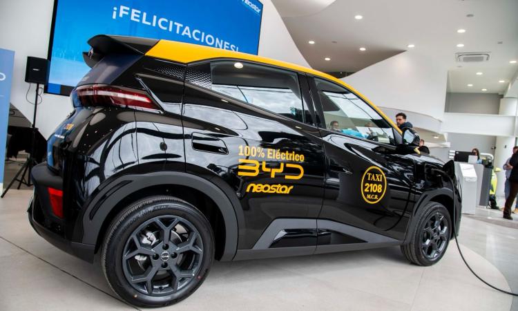 Rosario ya tiene su primer taxi 100 % eléctrico
