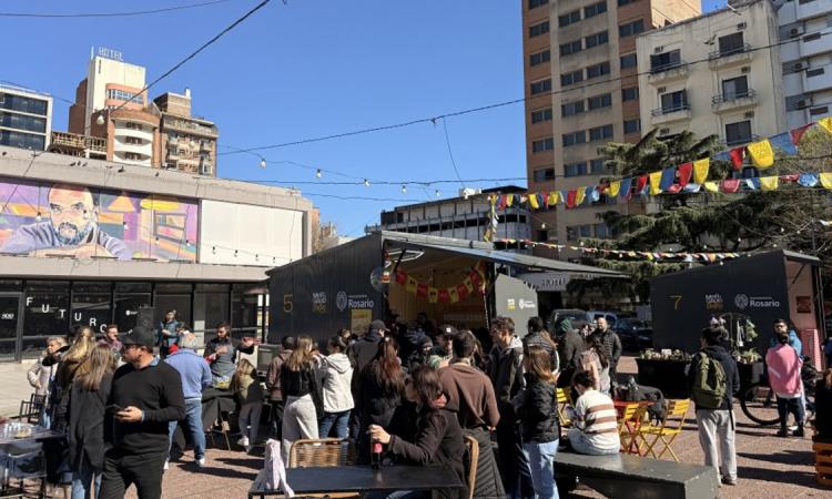 El Mercado del Centro celebra tres años con música, gastronomía y actividades en plaza Montenegro