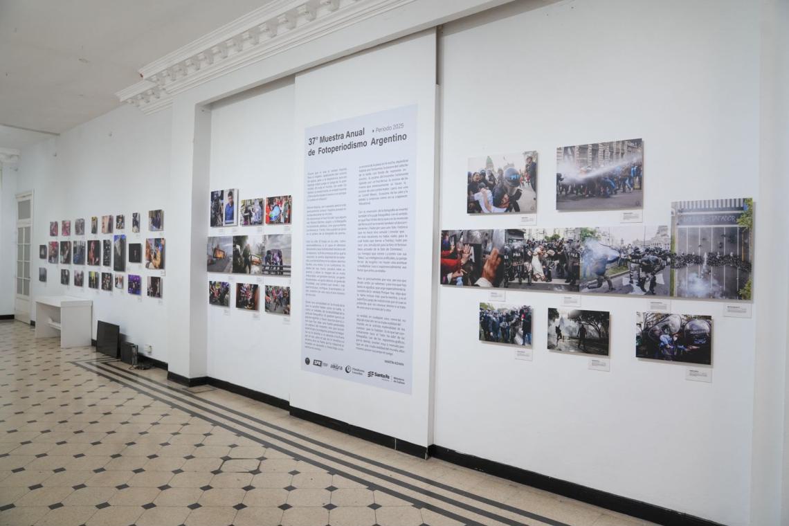 Rosario recibe la Muestra Anual de Fotoperiodismo Argentino: 145 imágenes para recorrer los hechos de 2025