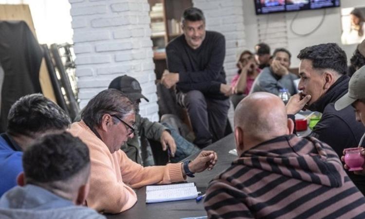 “Historias de Refugio”: personas en situación de calle presentan sus relatos en la Feria del Libro