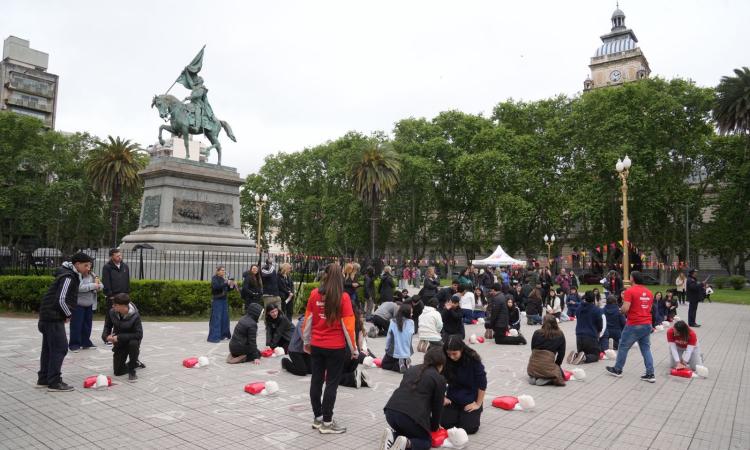 Más de 600 estudiantes se capacitaron en RCP y emergencias en Rosario