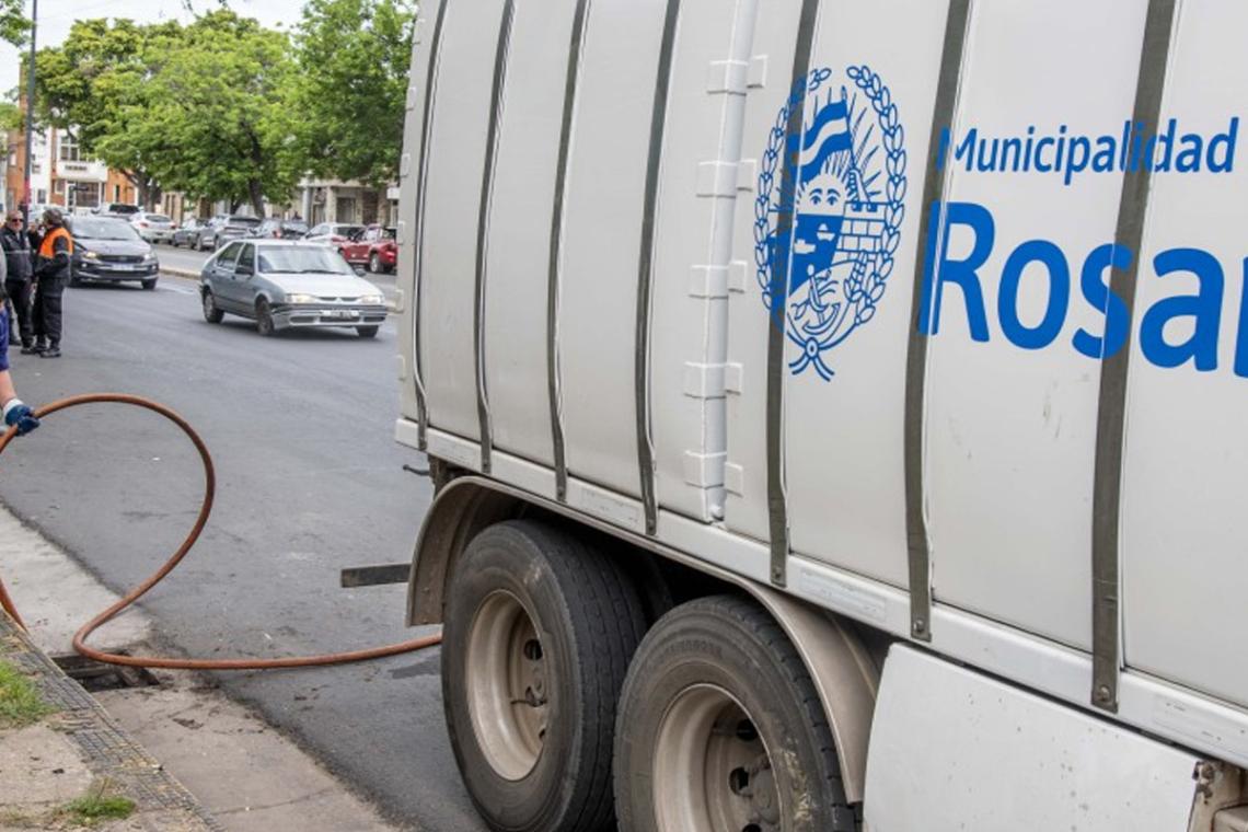 Rosario refuerza la prevención ante El Niño e incorpora siete camiones para la higiene urbana